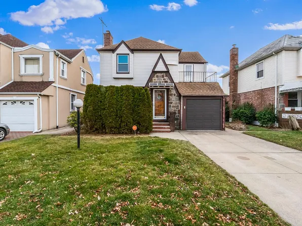 11575 228th St, Cambria Heights, NY 11411