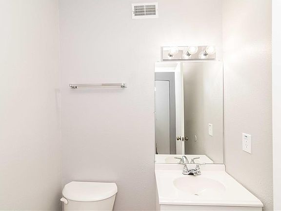 5th image of 14029 Village View Dr