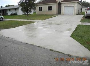1748 W Mowry Dr, Homestead, FL 33030