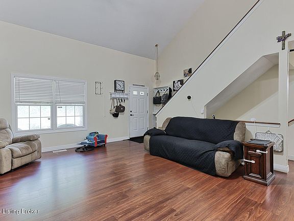 4th image of 4704 Peach Meadow Dr