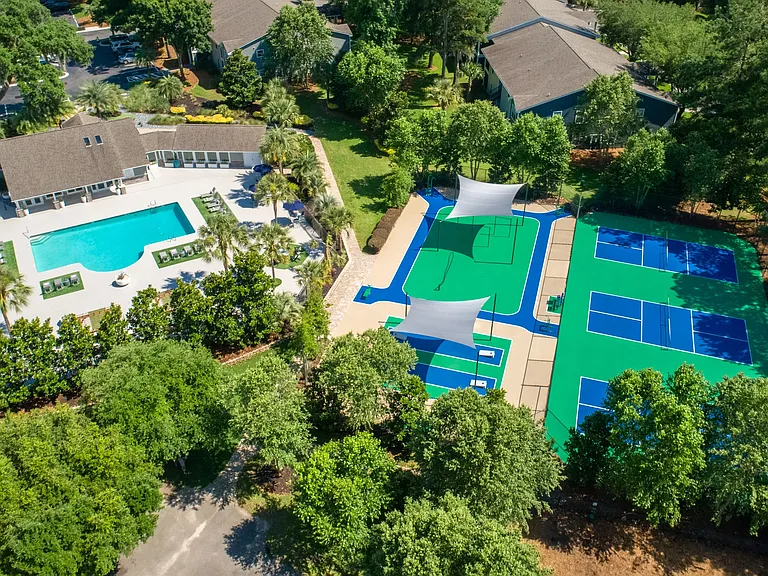 Embrace the elevated living experience at Emerson Isles! Dive into luxury with our poolside oasis, sports courts, and more.