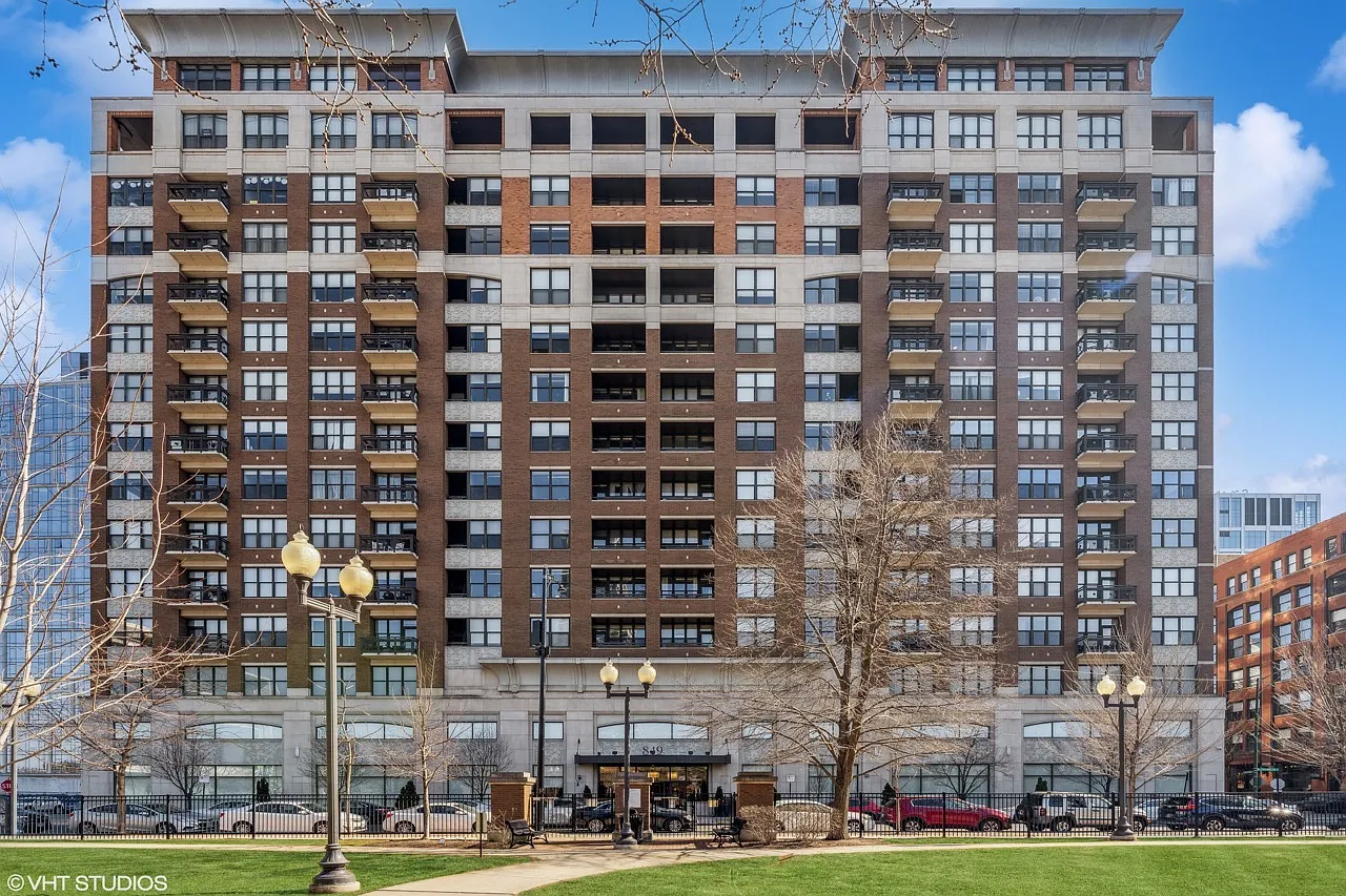 1 bed, 925 sqft, $2,800 — Photo 1