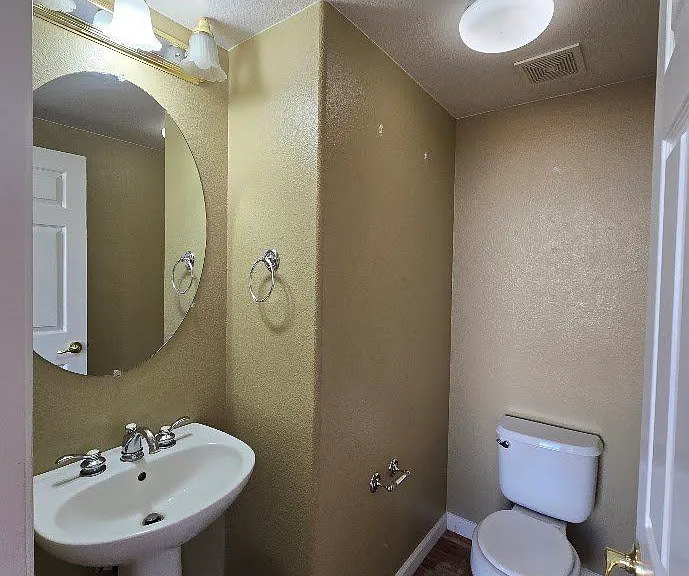 4225 N Del Rey Ave — Photo 8