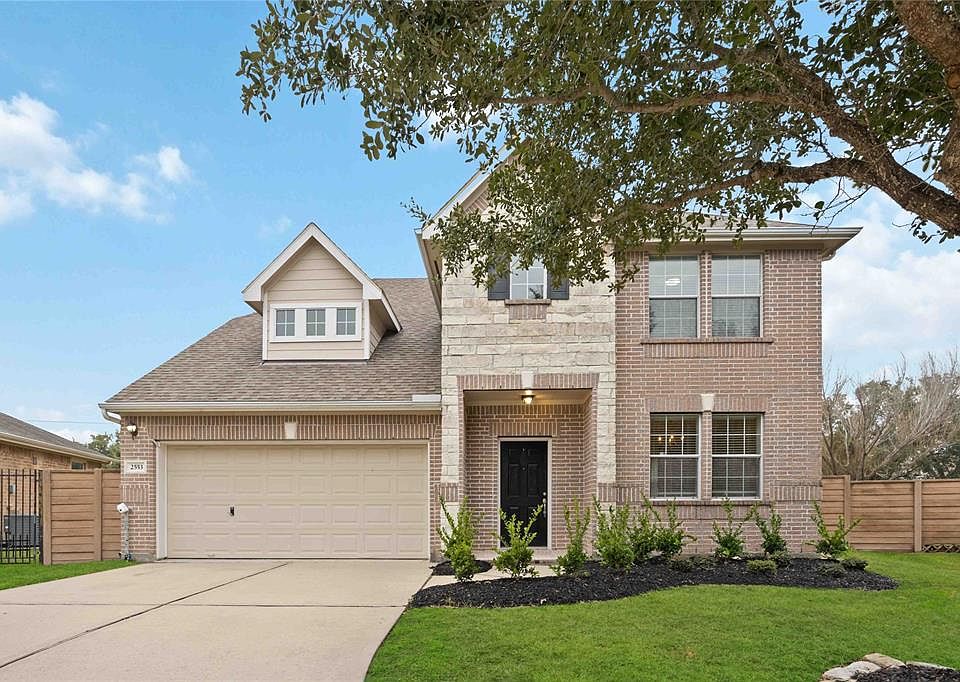 1st image of 2553 Blue Heron Circle