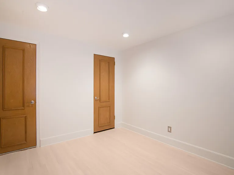 150 W 58th St #12A — Photo 5