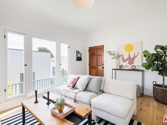 5th image of 117 Rosemont Ave #1/2