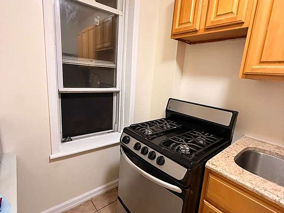 5th image of 321 Eldert Ln #2
