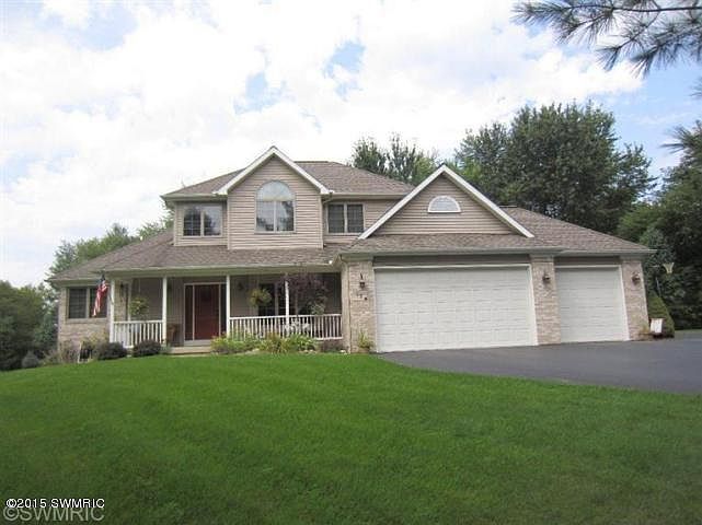 1st image of 124 Carriage Hill Dr