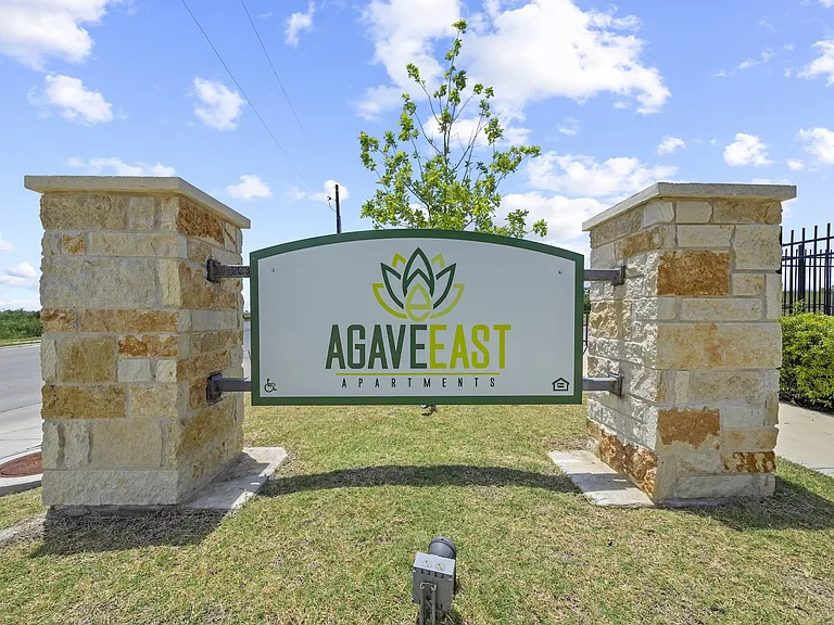 Agave East Apartments — Photo 47
