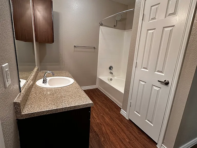 Westpoint at Scenic Vista Apartments — Photo 35