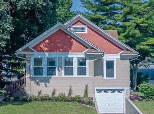 310 S Tryon St, Woodstock, IL 60098