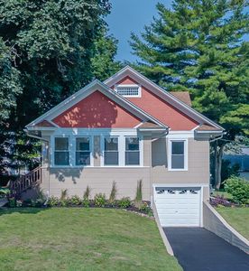 310 S Tryon St, Woodstock, IL, 60098