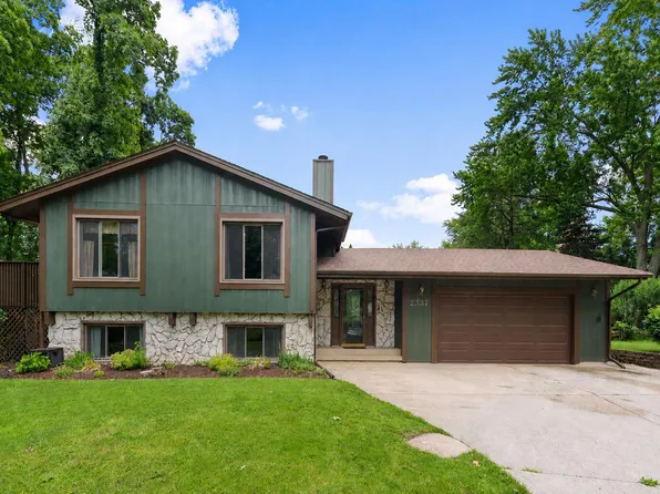 2337 Four Seasons Pkwy, Crown Point, IN 46307