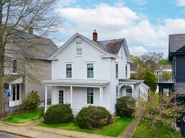 20 Maple St, Milford Boro, NJ 08848