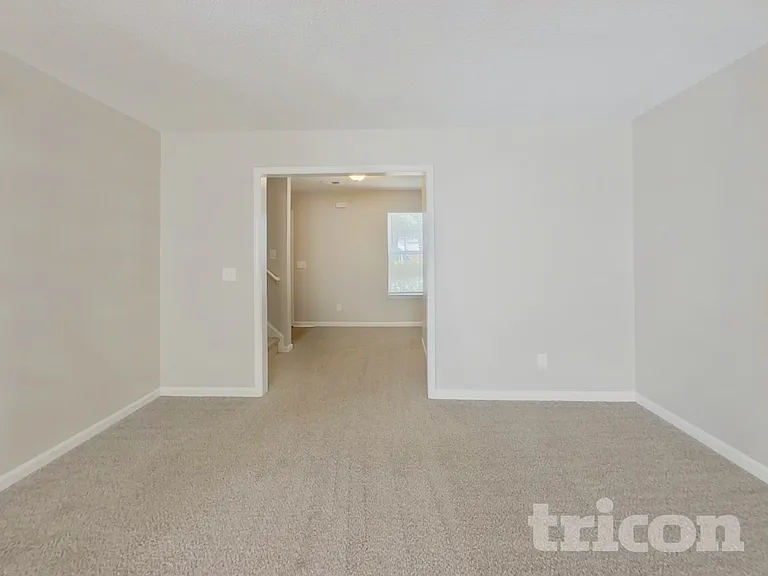 500 Gingerbread Ct S — Photo 2
