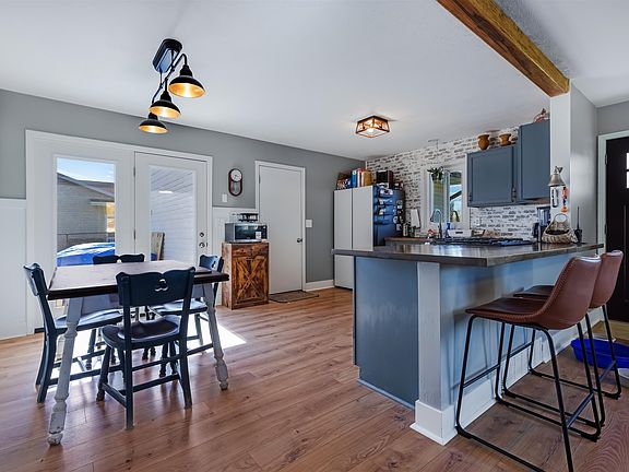 3rd image of 153 Andrea Ave