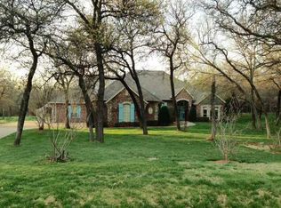 1965 Windbreak Cir, Edmond, OK 73003