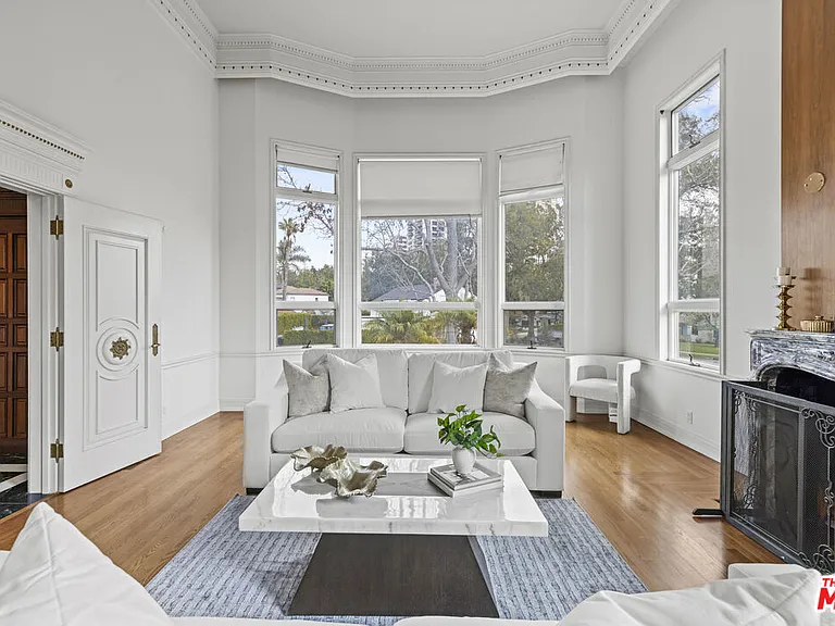 865 Warner Ave — Photo 4
