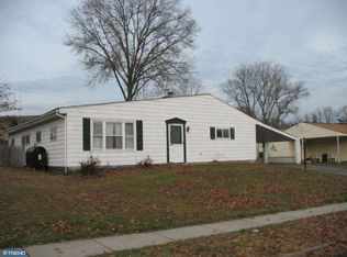 16 Tanglewood Ln, Levittown, PA