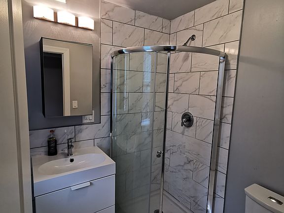 3rd image of 705 E Passyunk Ave Floor 2