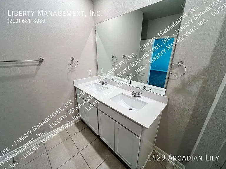 1429 Arcadian Lily — Photo 29