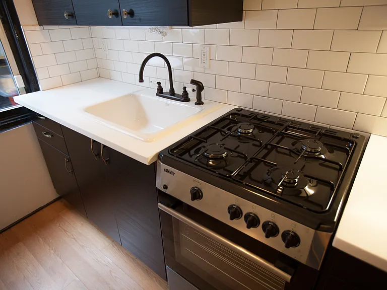 285 W 12th St #3 — Photo 6