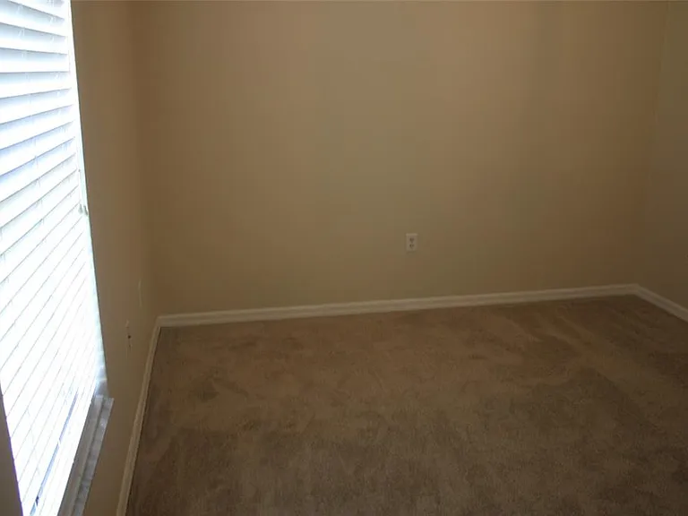 4352 Fox Glen Loop — Photo 12