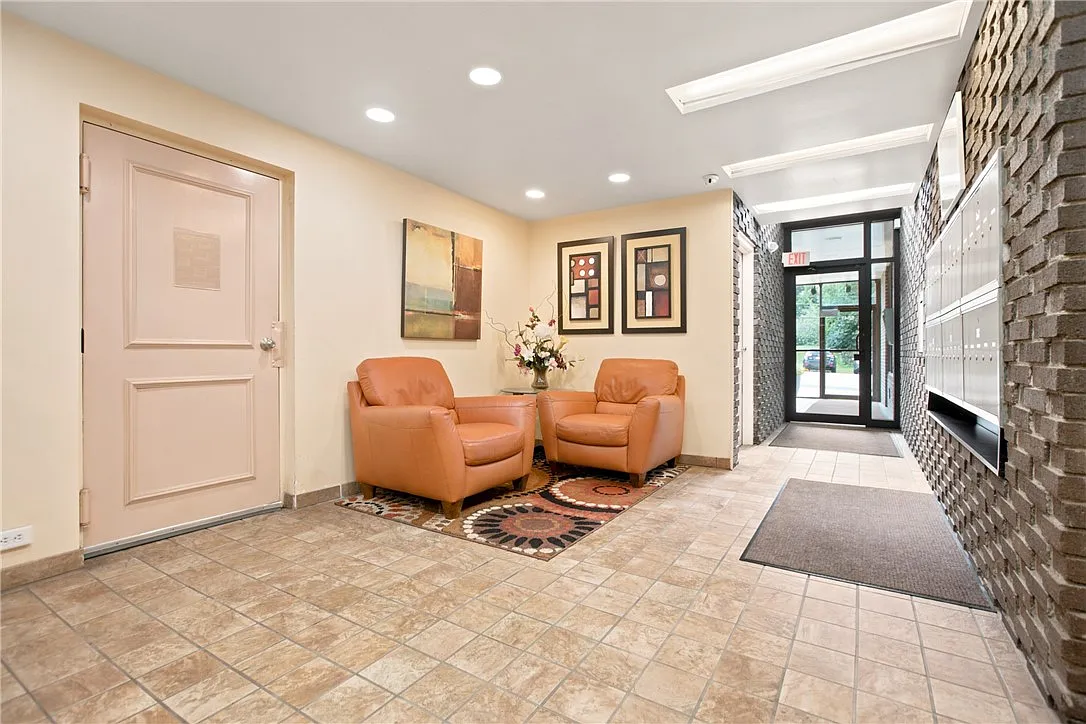 1 bed, 876 sqft, $1,400 — Photo 3