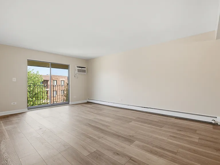 3511 N Central Rd #302 — Photo 5
