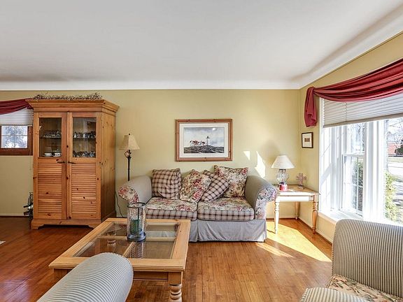4th image of 14275 Bainbridge St