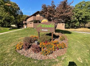 6850 Carriage Hill Dr, Brecksville, OH 44141