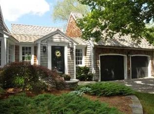 20 Library Ln, Old Lyme, CT 06371