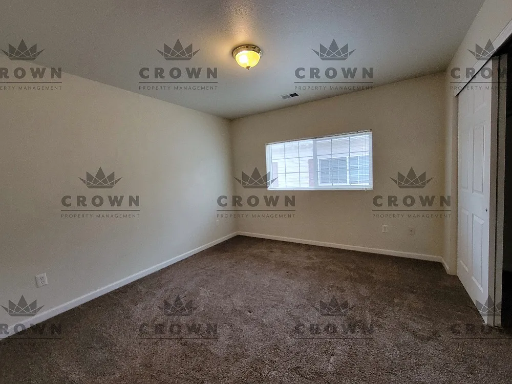 3 bed, 1200 sqft, $1,375 — Photo 4