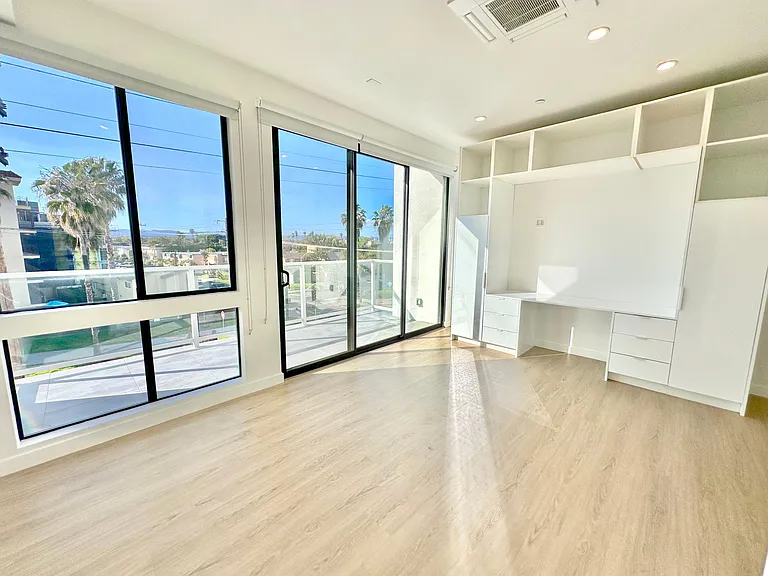 11500 Culver Blvd #401 — Photo 5