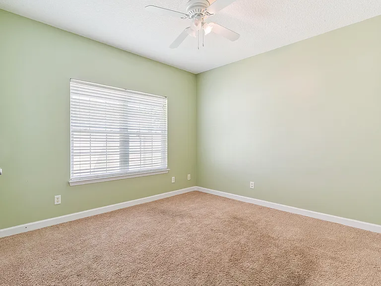 235 Wellington Pl — Photo 20