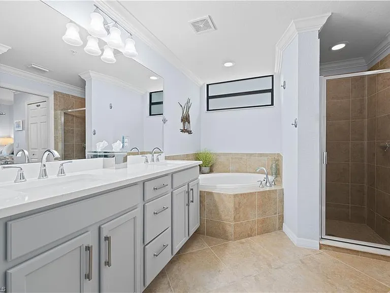 9844 Venezia Cir #711 — Photo 20