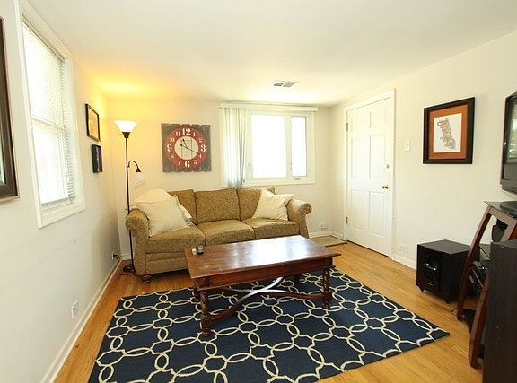4th image of 6747 N Ozanam Ave