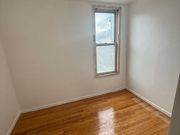 5th image of 614 W 46th Pl #2