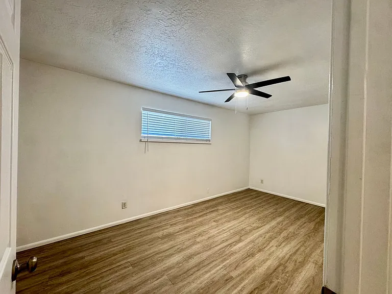 9408 Candelaria Rd NE — Photo 6