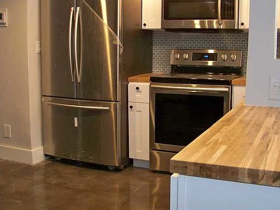 2nd image of 524 Orton Ave APT 0201