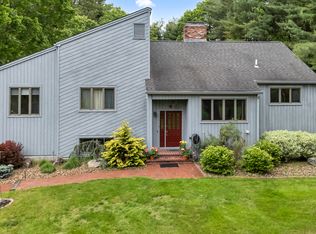 4 Meadow Xing, Simsbury, CT 06070