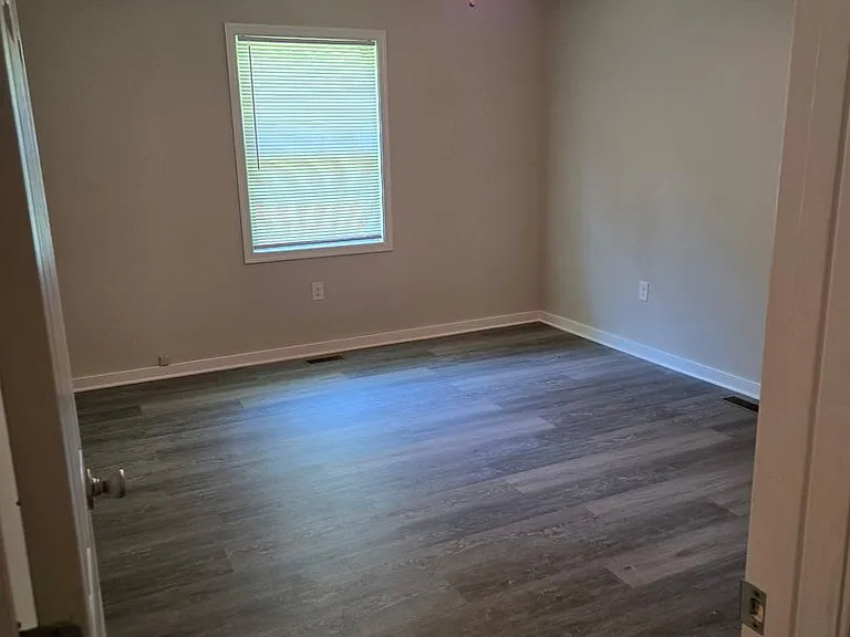 913 N Main St #B — Photo 4