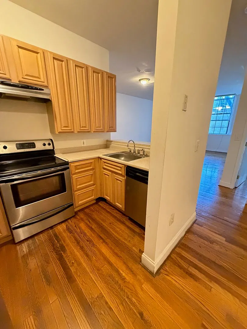 Large One Bedroom Mt. Vernon with Washer/dryer — Photo 3