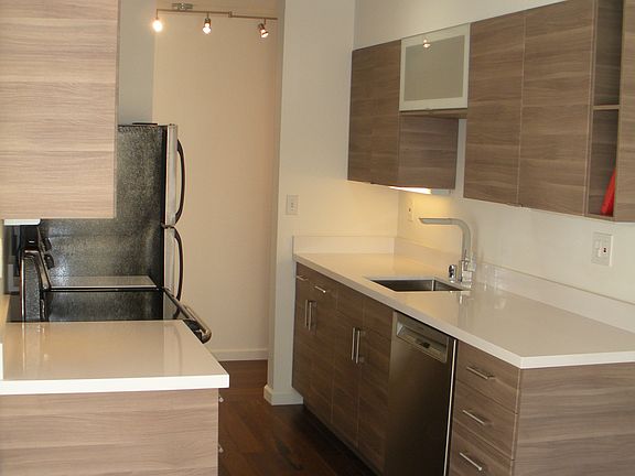 3rd image of 401 Union St APT 201
