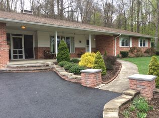 3026 E Galen Hall Rd, Reinholds, PA 17569