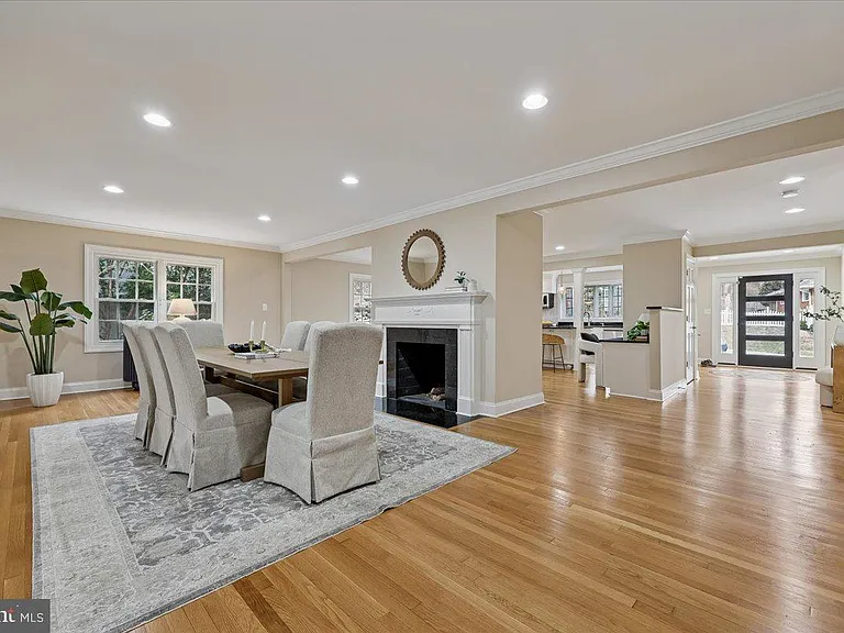 4902 Derussey Pkwy — Photo 10