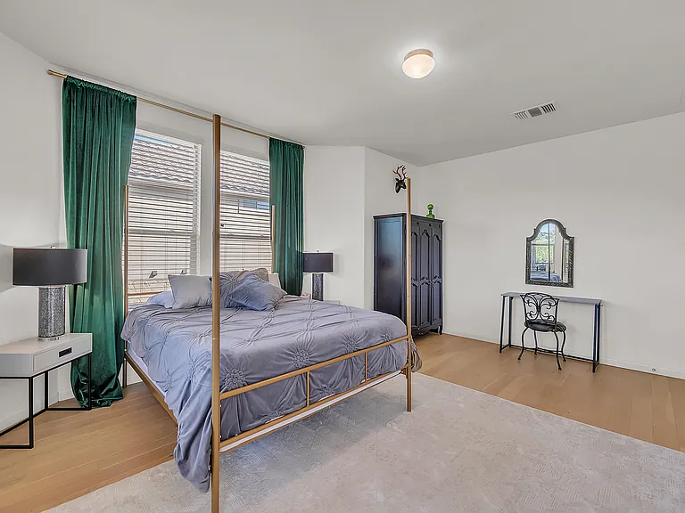 520 S Meadowlark St #B — Photo 4