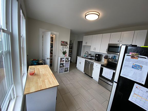 3rd image of 420 E 6th St #1