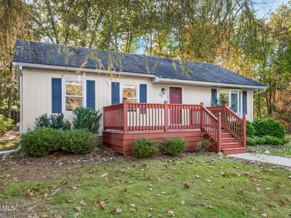 40 Pheasant Court, Saratoga Springs, NY 12866