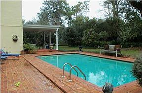 3rd image of 303 E Delwood Dr